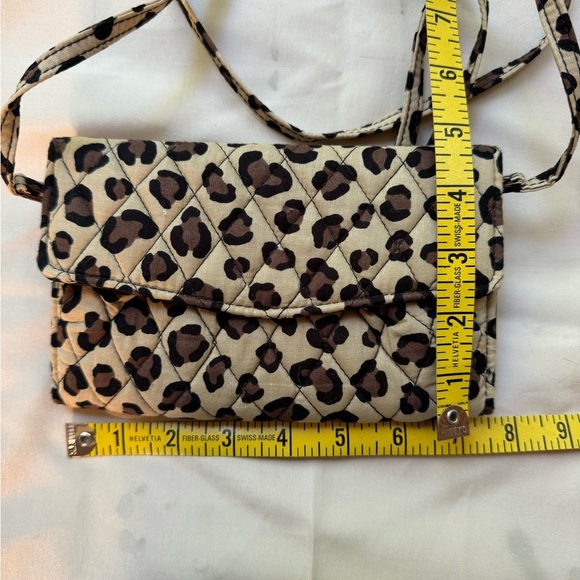 Vera Bradley NWT strap wallet crossbody leopard print - Picture 5 of 8